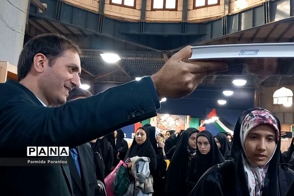 اعزام دانش‌آموزان دختر شهرستان ‌بهارستان به اردوی معنوی راهیان‌نور