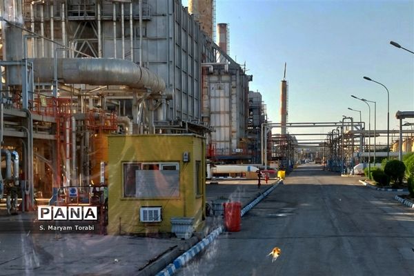 اردوی راهیان پیشرفت و بازدید نومعلمان استان فارس از شرکت پالایش نفت آبادان