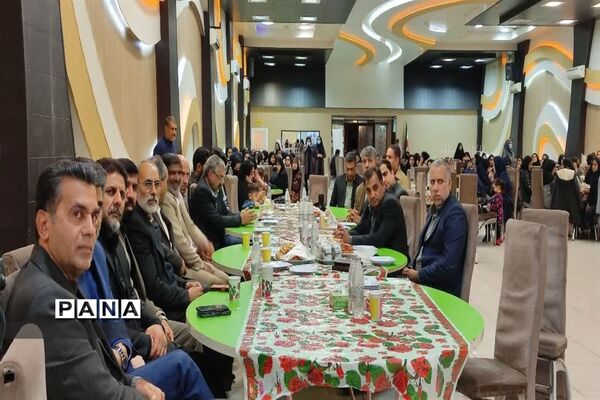 آیین تجلیل از برگزیدگان و نخبگان مسابقات و جشنواره های علمی ، پرورشی و پژوهشی