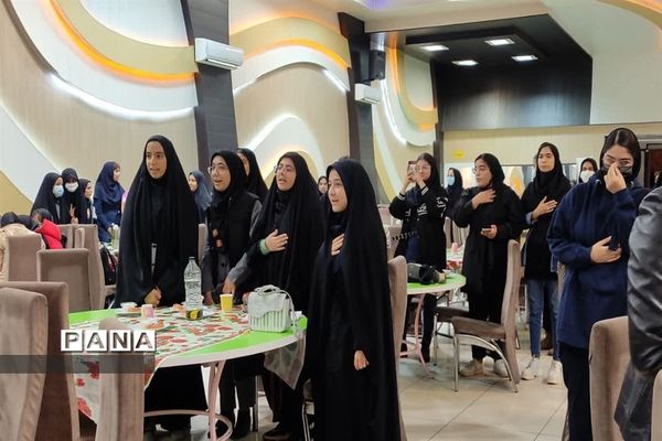 آیین تجلیل از برگزیدگان و نخبگان مسابقات و جشنواره های علمی ، پرورشی و پژوهشی