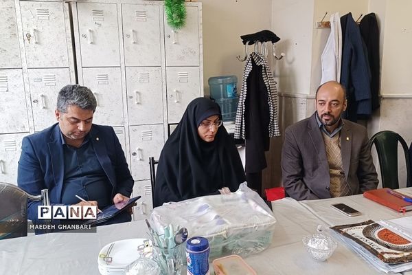 نشست تعامل و همفکری شورای دانش‌آموزی هنرستان سعادت با مسئولین