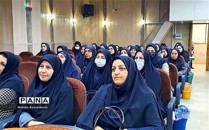 نشست تخصصی گروه‌های درسی در پاکدشت /فیلم