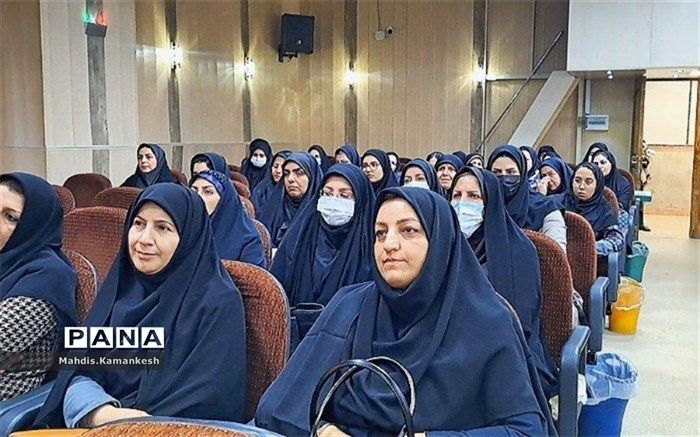 نشست تخصصی گروه‌های درسی در پاکدشت /فیلم