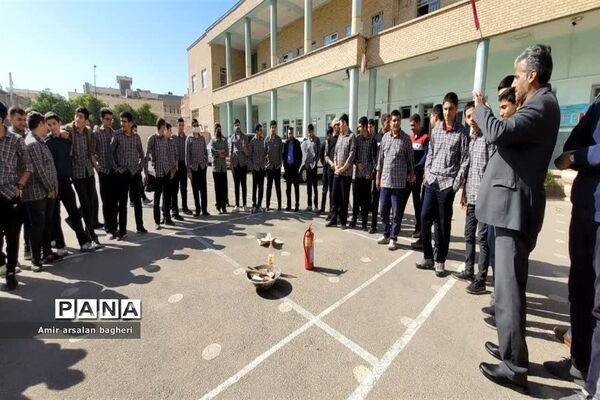 برگزاری اولین مرحله اردوی عملی  دفاعی در دبیرستان نمازی