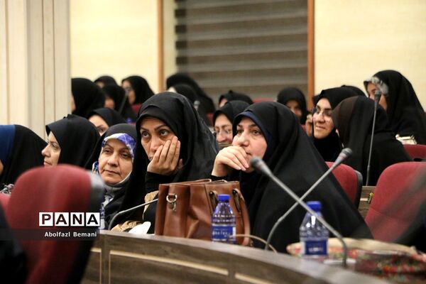 همایش سرگروه های علمی آموزشی مقطع ابتدایی استان قم-2