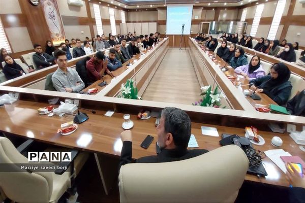 نشست صمیمی دانشجویان رشته حقوق با دادستان عمومی شهرستان بجنورد