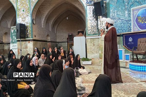 جلسه توانمندسازی پویندگان و پیشگامان مدارس ساوه