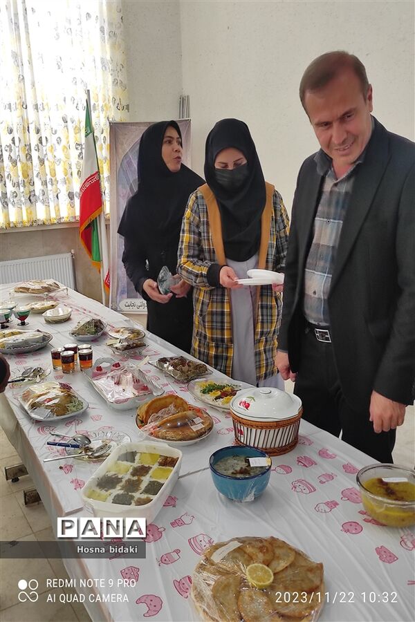 برگزاری جشنواره غذا در دبیرستان نمونه دولتی نجابت