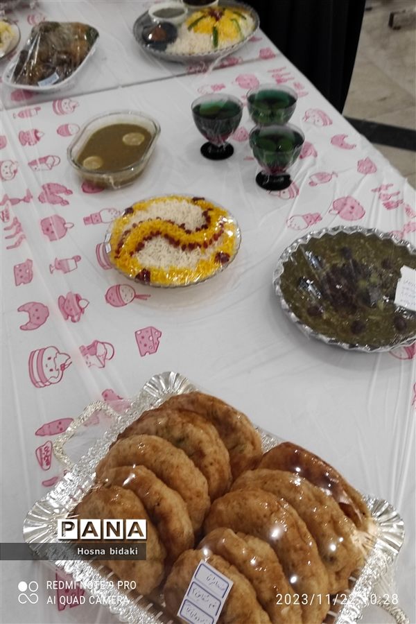 برگزاری جشنواره غذا در دبیرستان نمونه دولتی نجابت