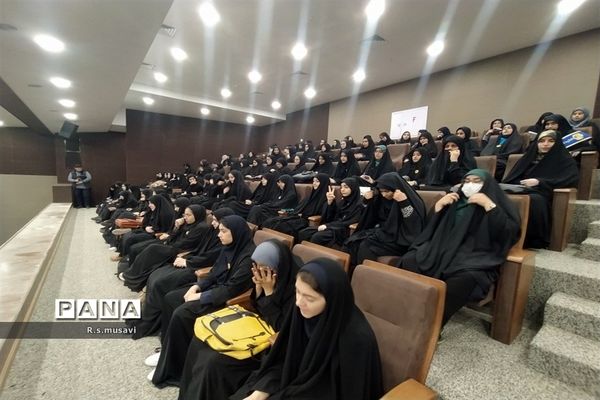 همایش نوجوانان دانش آموز با عنوان نو جهان در اردوگاه ۱۵ خرداد قم