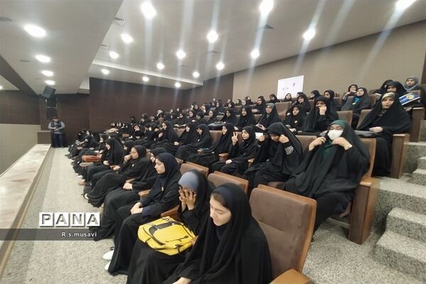 همایش نوجوانان دانش آموز با عنوان نو جهان در اردوگاه ۱۵ خرداد قم