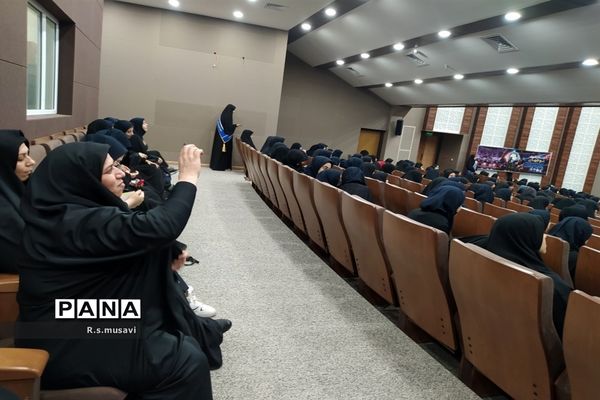 همایش نوجوانان دانش آموز با عنوان نو جهان در اردوگاه ۱۵ خرداد قم