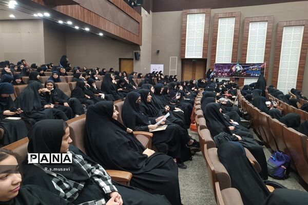 همایش نوجوانان دانش آموز با عنوان نو جهان در اردوگاه ۱۵ خرداد قم