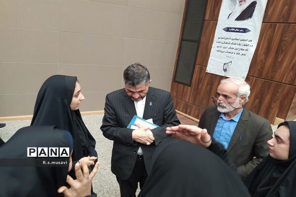 همایش نوجوانان دانش آموز با عنوان نو جهان در اردوگاه ۱۵ خرداد قم