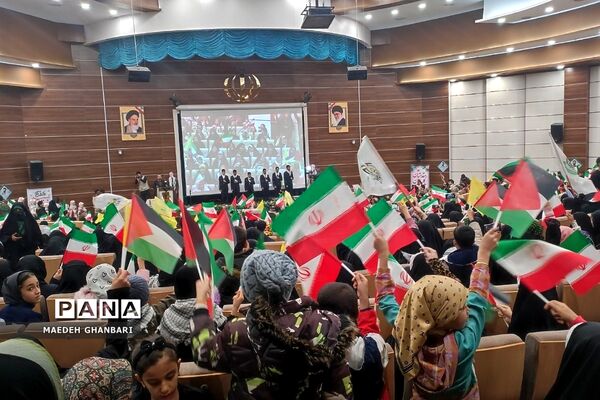 به مناسبت هفته بسیج و مقاومت، اجتماع شکوه مقاومت بسیجیان شهرستان پردیس