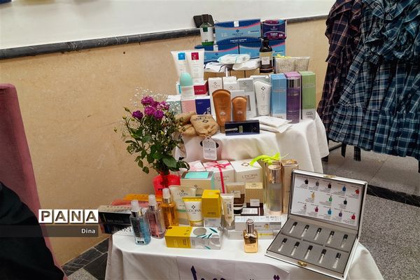 ۴نمایشگاه اقتصاد مقاومتی  بانوان کارافرین در قرچک‌