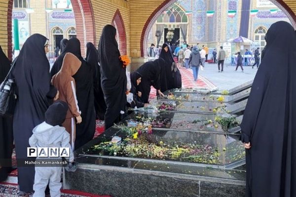 برگزاری میز خدمت در مصلی نماز جمعه پاکدشت