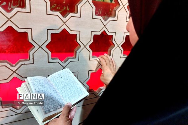 قرائت میثاق‌نامه معلمی توسط نومعلمان فارس در معراج شهدای اهواز