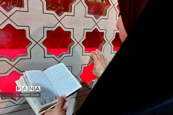 قرائت میثاق‌نامه معلمی توسط نومعلمان فارس در معراج شهدای اهواز