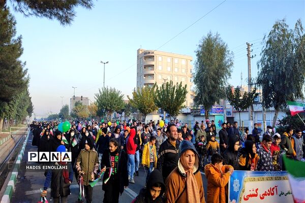 همایش بزرگ پیاده‌روی خانوادگی در شهرستان قرچک