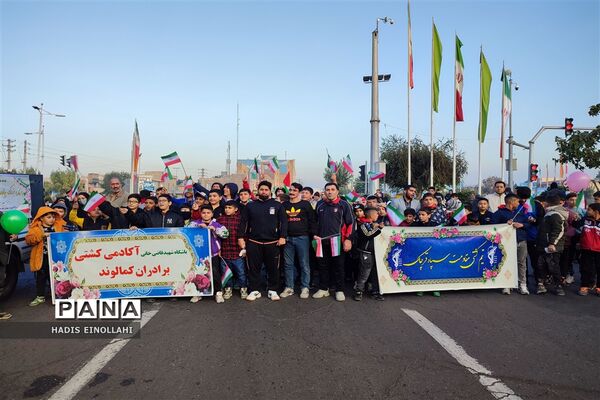 همایش بزرگ پیاده‌روی خانوادگی در شهرستان قرچک