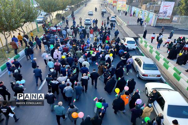 همایش بزرگ پیاده‌روی خانوادگی در شهرستان قرچک