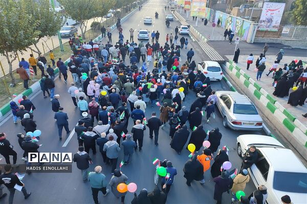 همایش بزرگ پیاده‌روی خانوادگی در شهرستان قرچک