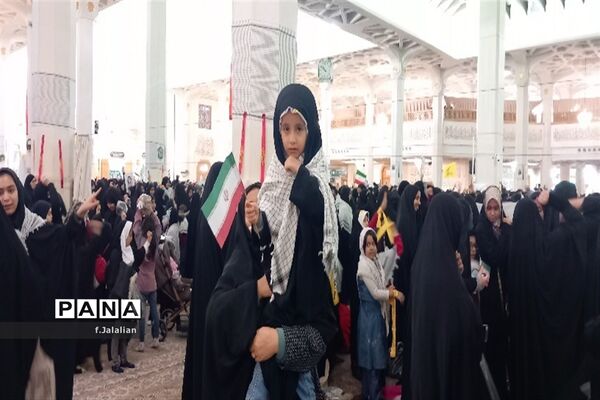 رزمایش ۳۱۳ حلقه صالحین بسیج استان قم در حرم حضرت معصومه (س)