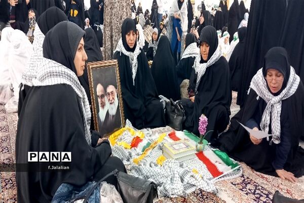 رزمایش ۳۱۳ حلقه صالحین بسیج استان قم در حرم حضرت معصومه (س)