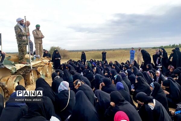 حضور دختران دانش‌آموز رودهن در اردوی راهیان نور