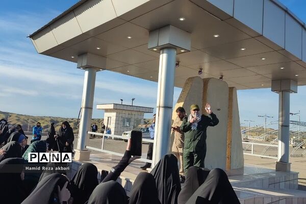 حضور دختران دانش‌آموز رودهن در اردوی راهیان نور