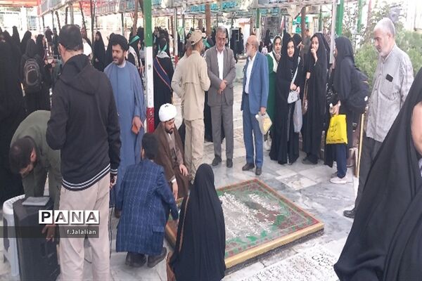 مراسم بدرقه دانش‌آموزان ناحیه یک قم به اردوی راهیان نور