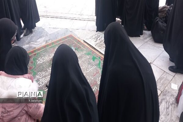 مراسم بدرقه دانش‌آموزان ناحیه یک قم به اردوی راهیان نور