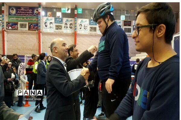 مسابقات دوچرخه سواری دانش‌آموزان بانیاز ویژه ذهنی