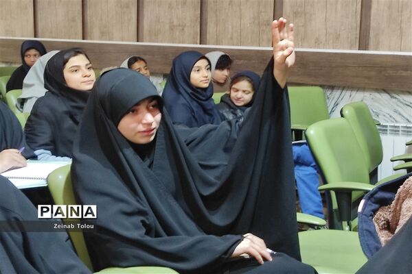 کارگاه آموزش مقدماتی خبرنگاری ویژه دانش‌آموزان دختر  ناحیه ۵
