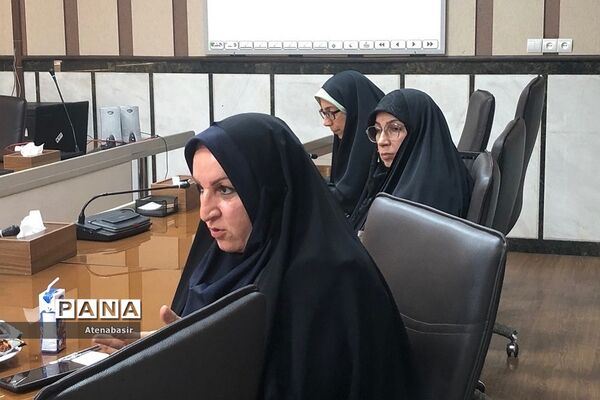مراسم تقدیر از مربیان و مسئولین اردوی راهیان نور در ناحیه دو ری