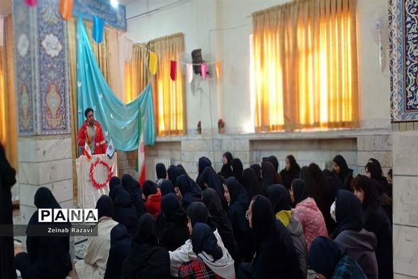 اجرای تمرینات آمادگی در برابر زلزله در دبیرستان شهیده حسنی سعدی قم