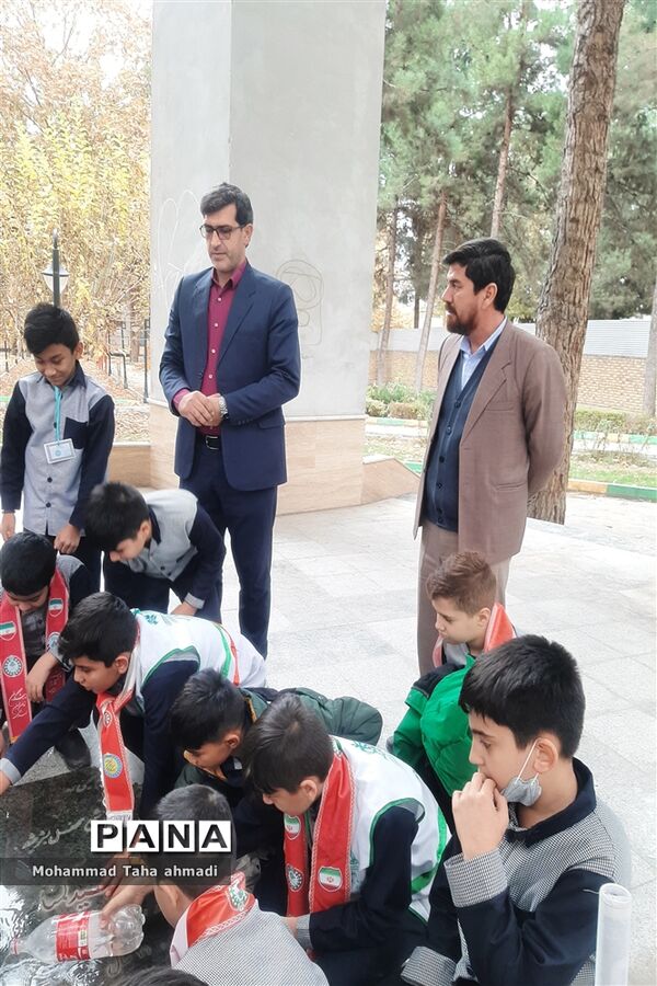 غبارروبی مزار شهدای  گمنام و بازدید از کتابخانه عمومی شهید بهشتی  آشخانه