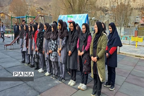 همایش پیاده‌روی خانوادگی به‌مناسبت هفته بسیج در بلده