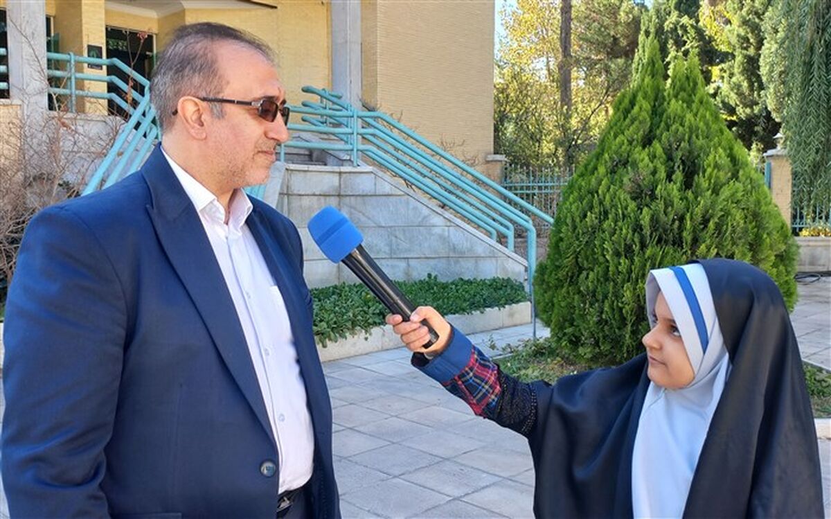 تقدیر از دانش‌آموزان برگزیده جشنواره علمی، پژوهشی ناحیه 2 اصفهان/فیلم