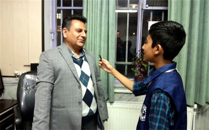 عوامل متعدد اجتماعی می‌تواند بر ترک تحصیل دانش‌آموزان موثر باشد