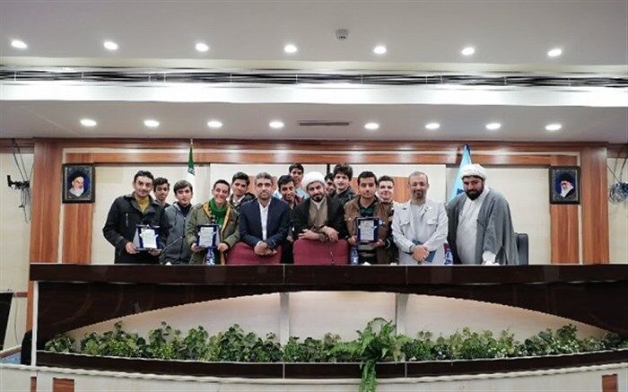 تجلیل از افتخار آفرینان مدارس سمپاد قم در دوره «بینهایت شو»