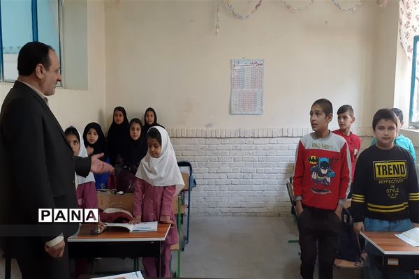 بازدید مدیر آموزش‌و‌پرورش شهرستان کلات از مدارس روستای مرزی سنگ دیوار و روستای قاباخ