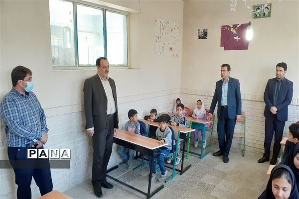 بازدید مدیر آموزش‌و‌پرورش شهرستان کلات از مدارس روستای مرزی سنگ دیوار و روستای قاباخ