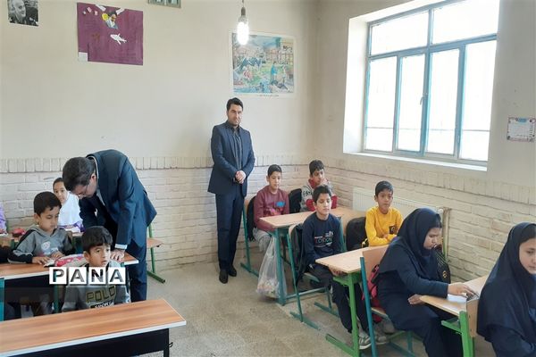 بازدید مدیر آموزش‌و‌پرورش شهرستان کلات از مدارس روستای مرزی سنگ دیوار و روستای قاباخ
