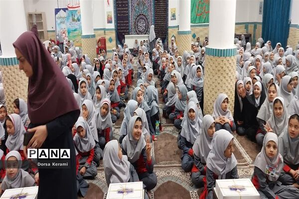 جشن تولد خیر مدرسه‌ساز در جمع دانش‌آموزان