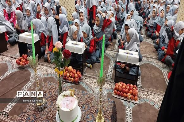 جشن تولد خیر مدرسه‌ساز در جمع دانش‌آموزان
