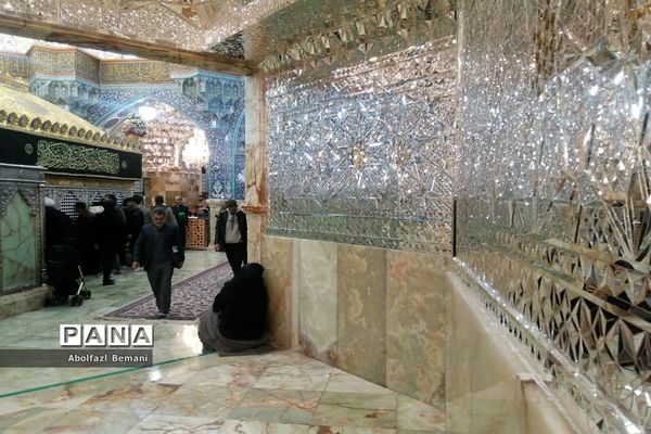 حرم بانوی کرامت در سحرگاه شهادت حضرت زهرا(س)