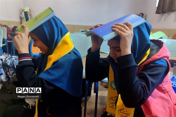 مانور زلزله آموزشی برای دانش‌آموزان