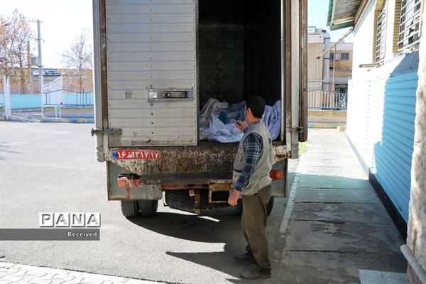 جشن لبخند دانش‌آموزان با جهاد توزیع نوشت افزار در آذربایجان غربی